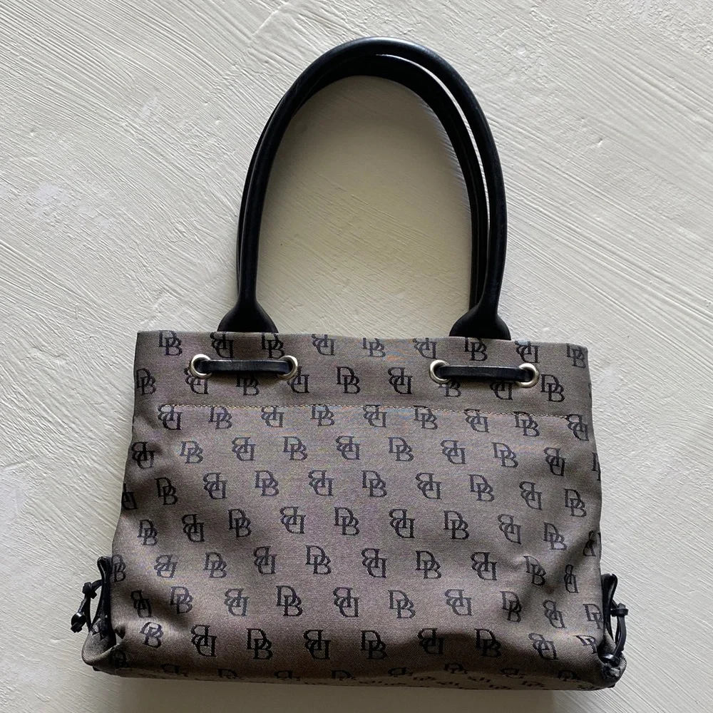 Dooney and Bourke Patterned Gray Handbag with Black Handles - Picture 5 of 11